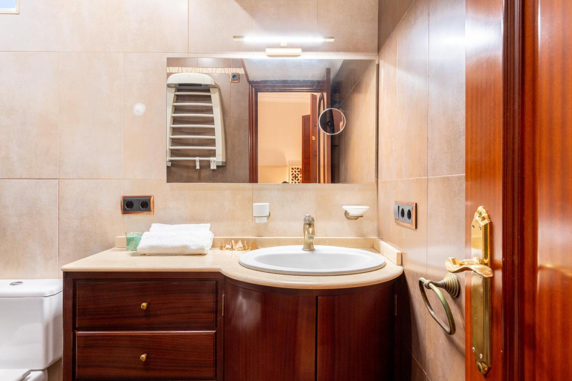 Apartment Aoa Gardens Family House Sevilla